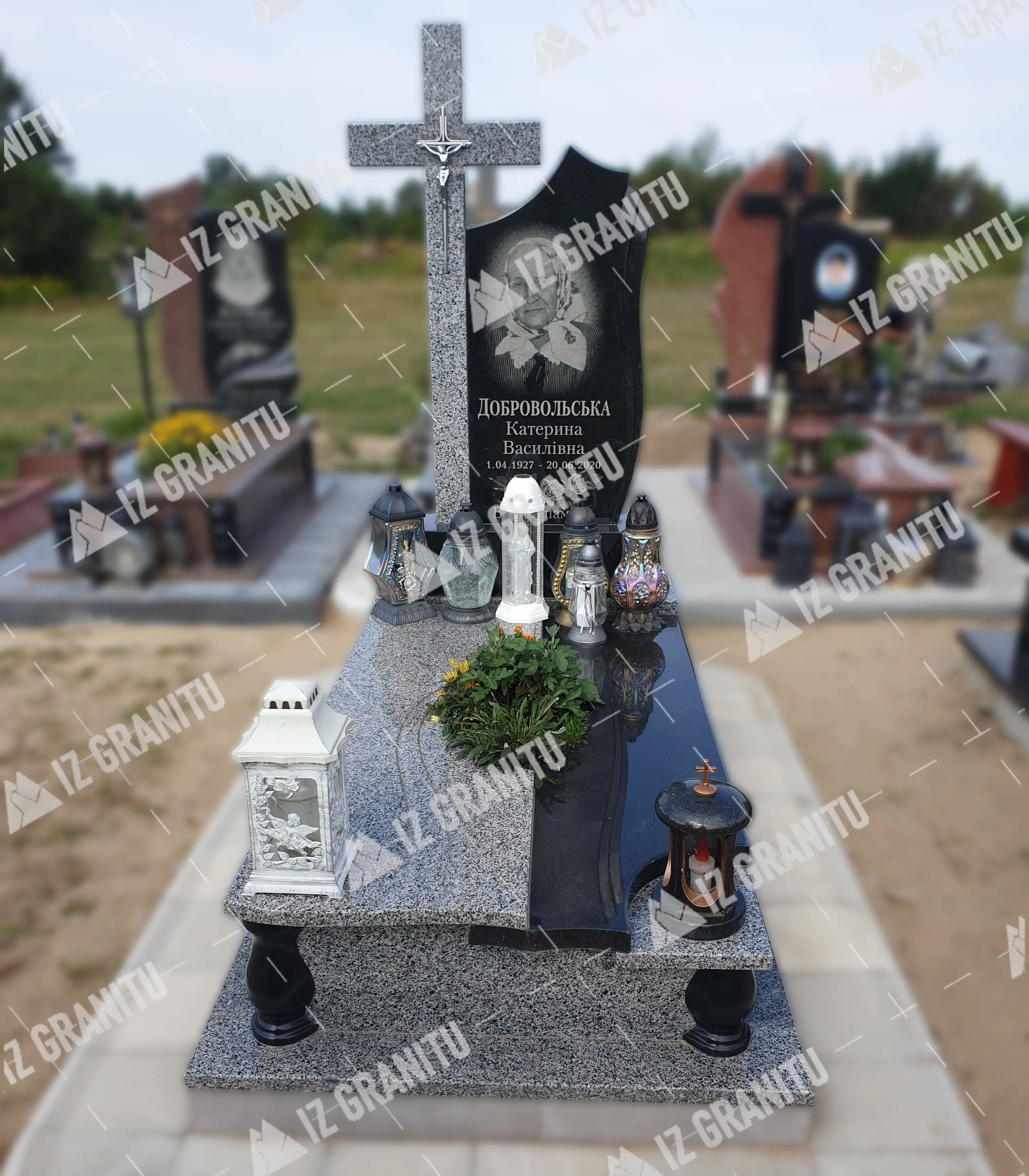 Одинарний пам'ятник 16